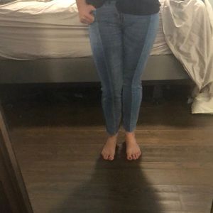 Mid Rise Ankle Two toned Jeans!